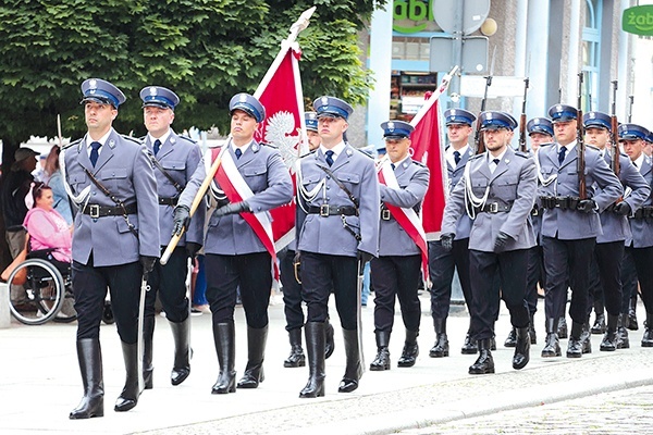 Uroczysty przemarsz ulicami Starego Miasta.