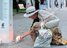 Obchody potrwają do 5 sierpnia, gdy w kierunku Cmentarza Powstańców Warszawy przejdzie marsz upamiętniający ofiary cywilne.