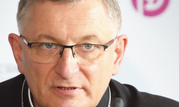 Bp Zadarko: Z faktu, że migracje to sprawa polityki, nie może wynikać ignorowanie losu pojedynczego człowieka