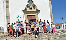 ▲	Pielgrzymi przesyłają pozdrowienia dla naszych czytelników z gorącej Portugalii.