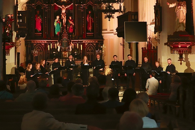 Słowiańskie utwory liturgiczne zespół Partes wykonywał w parafii św. Wawrzyńca.