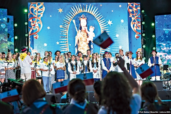 Wykonawcy zaprezentowali się w tradycyjnych, regionalnych strojach.