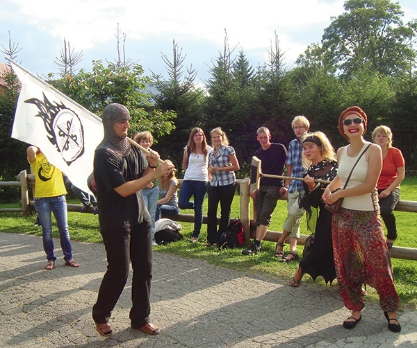 ▲	Tu zawsze jest wesoło. „Złomy”, czyli ci, którzy czasy studenckie mają już za sobą, dobrze to pamiętają. Zdjęcie z 2011 roku.