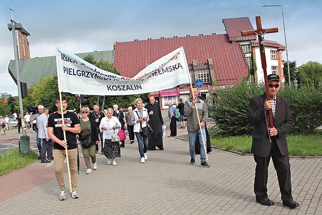 Pielgrzymi wyruszyli z Koszalina, by po dwóch godzinach dojść  na Górę Chełmską.