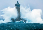 Sztorm na oceanie. Fale uderzqją we francuską latarnię morską.
2.08.2023
Porspoder, Francja