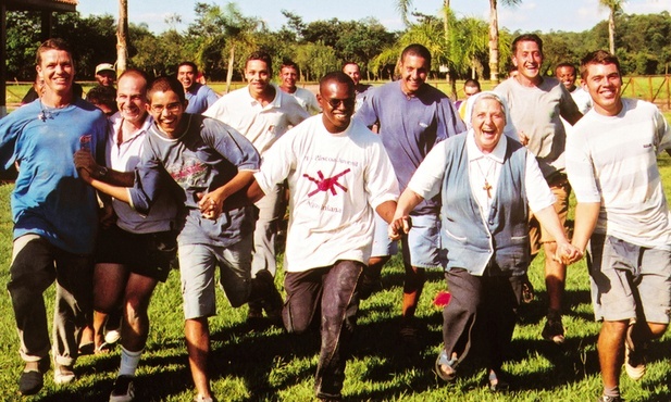 Modlitwa, przyjaźń i praca to trzy filary życia w Cenacolo.