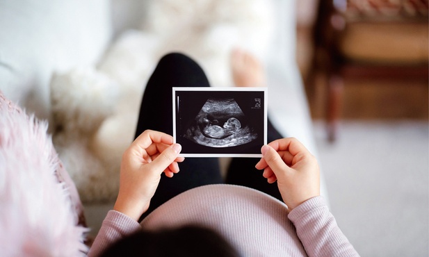 Za zamkniętymi drzwiami. Czy Ministerstwo Zdrowia zalegalizuje obchodzenie przepisów aborcyjnych?