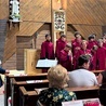 Pieśni kościelne wykonali młodzi śpiewacy z limanowskiej bazyliki.