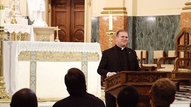 Ksiądz Joshua Rodrigue, rektor Seminarium Notre Dame w Nowym Orleanie.