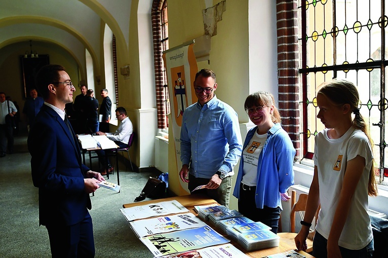 ▲	Stoisko na Paradyskich Dniach Duszpasterskich.