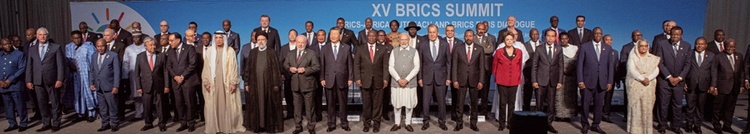 W Johannesburgu liderzy BRICS mówili o przyjęciu do tej organizacji  kolejnych sześciu państw.