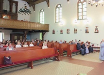 ▲	Ekipa z Domu Miłosierdzia wprowadziła parafian w jubileusz nauczaniem, świadectwami, modlitwą, śpiewem.