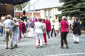 Potańcówka  przy muzyce zespołu Dzikie Wino.