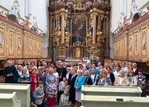 Uczestnicy wrześniowych rekolekcji dla liderów wspólnot Przyjaciół Paradyża, które odbyły się w sanktuarium Matki Bożej Wychowawczyni Powołań Kapłańskich.