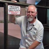 Maciej Miezian – nasz przewodnik z pokolenia bawiących się   na trzepaku.