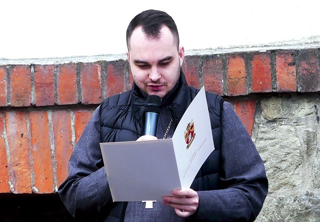 ▲	Ks. Dmytro Fedluk opowie o swojej parafii.