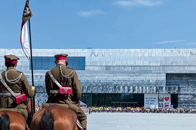 Placówka zaprasza na inauguracyjną wystawę od 29 września, oprócz poniedziałków i wtorków. Do 11 listopada bilety będą kosztowały symboliczną złotówkę.