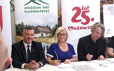 Ilona Jaroszek, Rafał Rajkowski (z lewej) i Grzegorz Dresler.