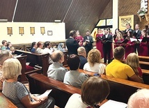 Chórzyści zaśpiewali w kościele Znalezienia Krzyża Świętego.