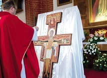 Wizerunek został pobłogosławiony w święto Podwyższenia Krzyża.