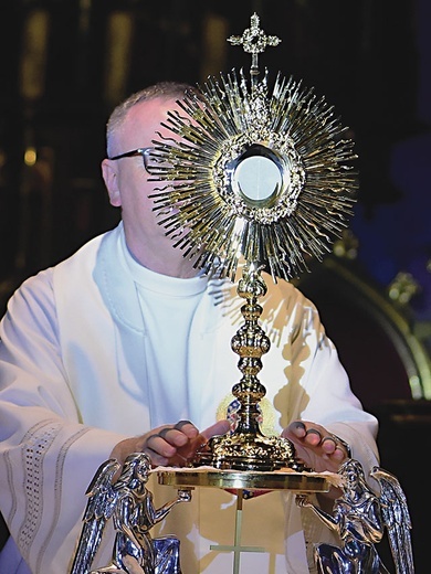 Po Eucharystii odbyła się adoracja Najświętszego Sakramentu.