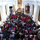 Eucharystię sprawowano w bazylice pw. Trójcy Świętej.