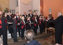 Zdjęcie z jubileuszowego koncertu z okazji 30-lecia zespołu, który odbył się w radomskim kościele pw. św. Rafała.