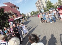 Modlitwa w Koszalinie opodal kościoła pw. Ducha Świętego.