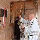 Dominikanin poświęcił pamiątkową tablicę.