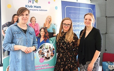 Pierwsza grupa rozpoczęła działalność. Od lewej: Justyna Kubicz, Sylwia Kuźmińska i Monika Kosicka.