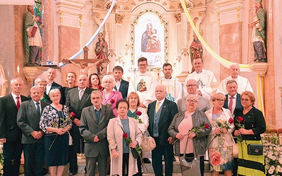 Podczas liturgii małżeńscy jubilaci odnowili swoje przyrzeczenia.