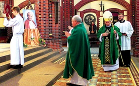 Msza św. w przeddzień 45. rocznicy wyboru kard. Karola Wojtyły na papieża.
