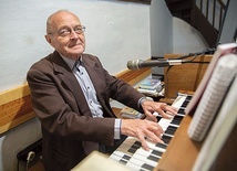 1 października Władysław Kuras rozpoczął 61. rok pracy organistowskiej.