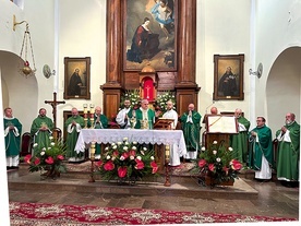 	Jubileuszowej Eucharystii przewodniczył biskup sandomierski Krzysztof Nitkiewicz.