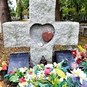 Pomnik na cmentarzu przy ul. Smętnej.  To przy nim rozpocznie  się spotkanie.