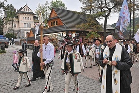 Wśród uczestników Męskiego Różańca są bracia Wojciech i Stanisław z Bukowiny Tatrzańskiej – reprezentanci młodego pokolenia górali. 