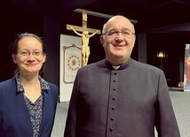  Ks. Piotr Grochowiecki i Agnieszka Bieniek poprowadzili spotkanie.