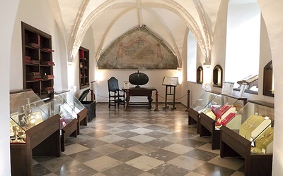  Zajrzymy również do Muzeum Diecezjalnego, by odkryć wartość znajdujących się w nim eksponatów.