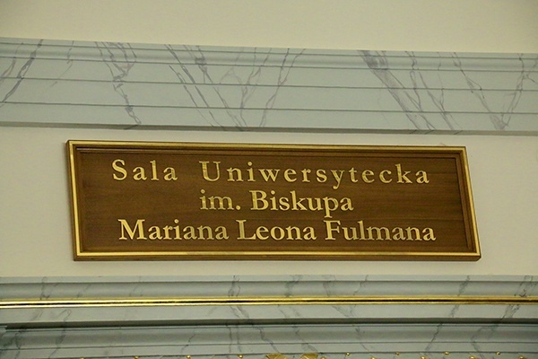 Sala otrzymała imię biskupa Fulmana.