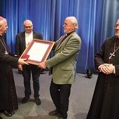 Nagrodę odebrali tarnowscy misjonarze – ks. Marian Pazdan i ks. Bogdan Piotrowski.