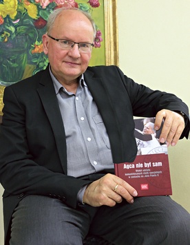 Andrzej Grajewski doktor historii, redaktor, wieloletni zastępca redaktora naczelnego „Gościa Niedzielnego”, autor licznych publikacji poświęconych Prymasowi Tysiąclecia.