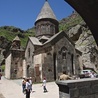 Klasztor Geghard (Świętej Włóczni) – Armenia.