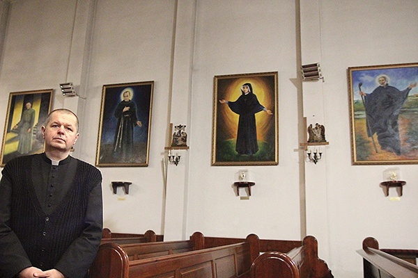 – Nad parafianami czuwają wyjątkowi opiekunowie – mówi ks. Daniel Gołębiowski.
