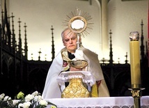 Cały czas pracom towarzyszyła modlitwa w parafiach diecezji oraz nieustanna adoracja Najświętszego Sakramentu w tarnowskiej katedrze.