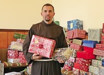 Odbieraniu paczek zawsze towarzyszy też wzruszenie. Nie chodzi o materialny aspekt, ale o to, że ktoś otworzył serce dla drugiego.