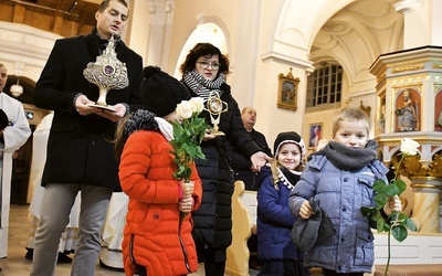 Na czas odpustu trafiły tu relikwie błogosławionej rodziny Ulmów i św. Jana Pawła II z sanktuarium w Rokitnie.