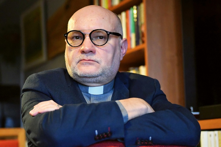 Dr hab. teologii, profesor w Instytucie Nauk Teologicznych Uniwersytetu Szczecińskiego.