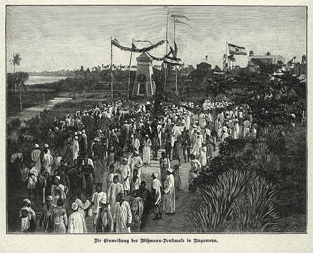 W 1895 roku Niemcy postawili w Tanzanii pomnik Hermanna  von Wissmanna. Drzeworyt pokazuje  jego odsłonięcie. 