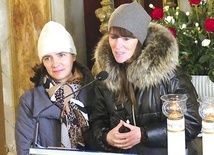 Krewne bohatera:Urszula Miodońska- -Tracz (z prawej) i Alicja Jabłońska.