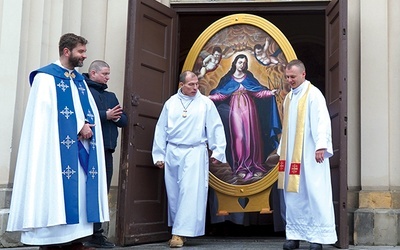 	Z Wrocławia wizerunek przewieziony został do Szczecina. Kolejnym etapem jego wędrówki będzie Kuźnica Białostocka.